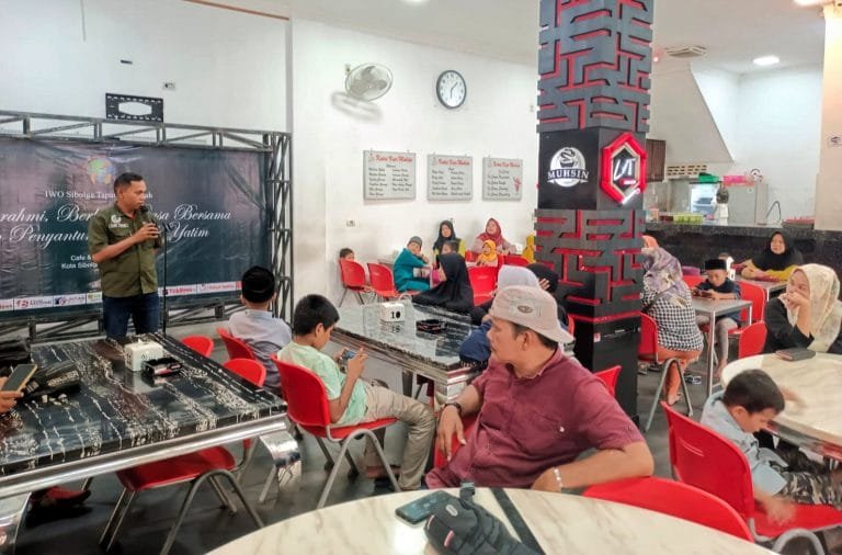 IWO Sibolga-Tapteng Bukber Sekaligus Santuni Anak Yatim