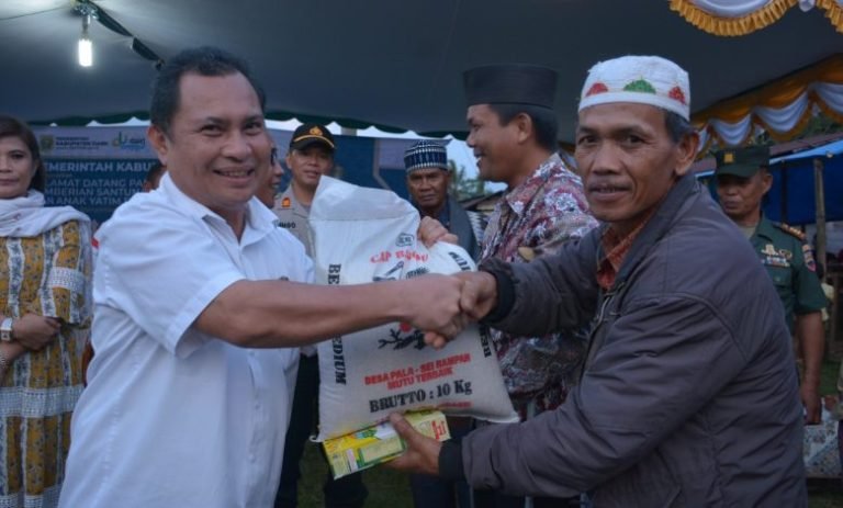Anak Yatim Piatu dan Fakir Miskin di Kecamatan Sinehu dan Tigalingga Dapat Santunan, Ini Pesan Bupati