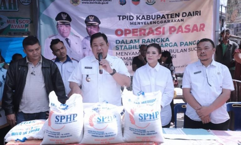 Pasar Murah Jelang Idul Fitri di Pusat Pasar Sidikalang, Bupati Eddy Berutu: Pemerintah Hadir Antisipasi Lonjakan Harga