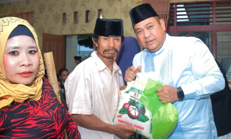 Umat Katolik Sidikalang Berbagai Tali Asih di Bulan Ramadhan, Bupati Dairi: Contoh Harmoni Dalam Keberagaman