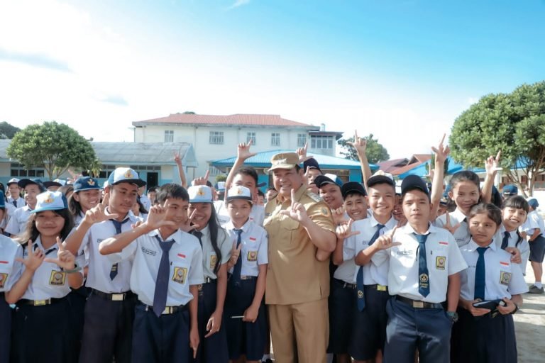Jadi Irup di SMPN 2 Sidikalang, Bupati Sampaikan Pesan Khusus