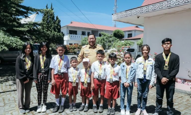 10 Atlet Taekwondo Dairi Raih 2 Emas dan 8 Perak di Piala Airlangga Hartarto dan Musa Rajekshah, Eddy Berutu: Luar Biasa