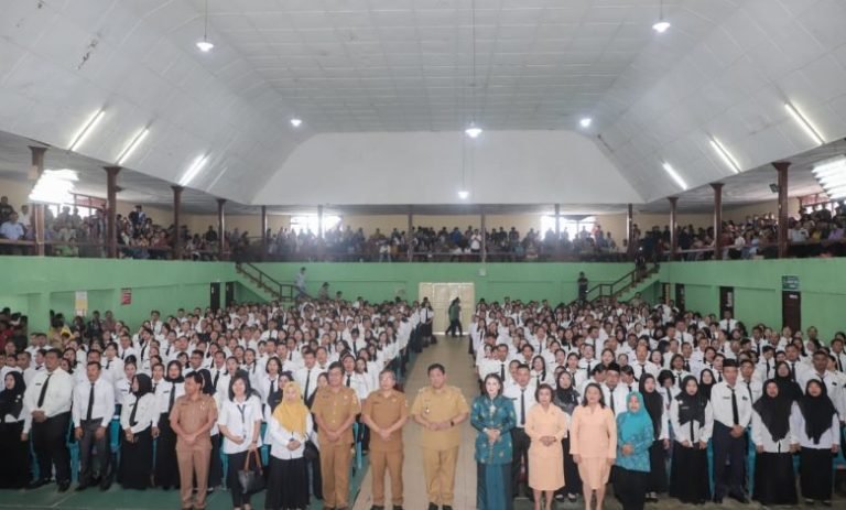 Serahkan SK 514 Guru P3K, Bupati Dairi: Guru Harus Lebih Kreatif
