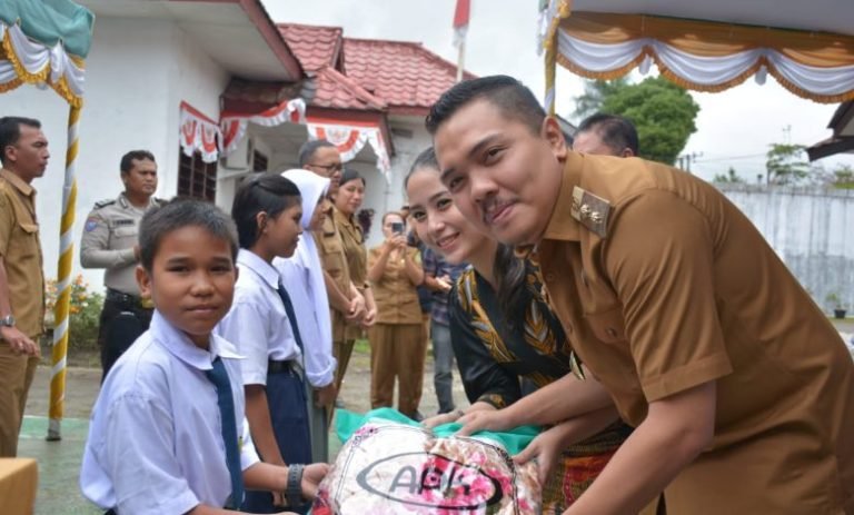 Pemkab Dairi Berbagi dengan Anak Panti Asuhan Sambut HUT RI Ke-78