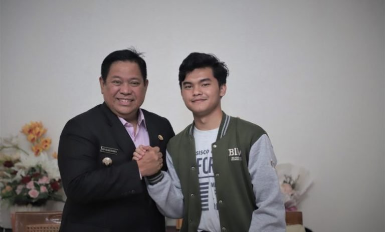 Alumni SMPN 1 Sidikalang Miguel Alesandro Tampubolon Dapat Beasiswa Penuh di Kanada, Bupati Eddy Berutu: Saya Bangga Sekali