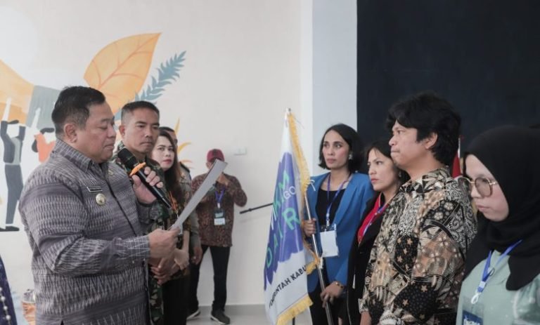 Bupati Dairi Eddy Berutu Kukuhkan Komunitas UMKM Go Dairi