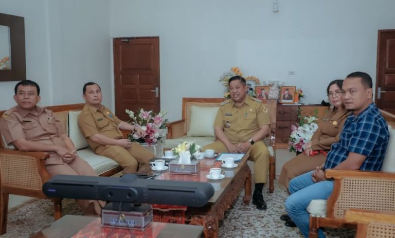 Eddy Berutu Beri Semangat Alena Pardosi, Peserta Olimpiade Sains dan Matematika Asia Asal Dairi