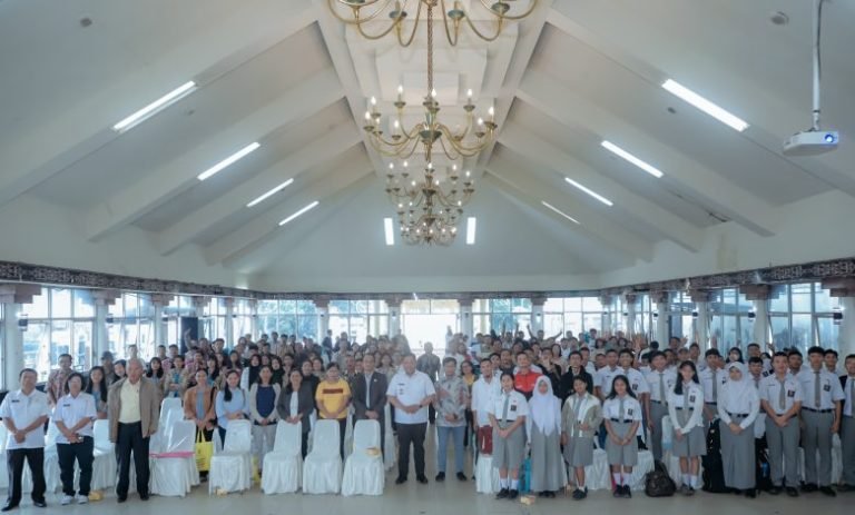 Bupati Eddy Berutu: Pendidikan Politik Bagi Pemilih Pemula Tentukan Kualitas Pemilu