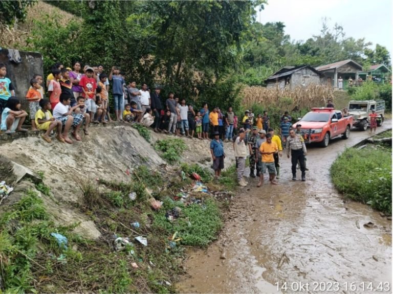 Banjir Bandang dan Longsor di Tanah Pinem, Bupati Dairi Eddy Kerahkan OPD Gerak Cepat