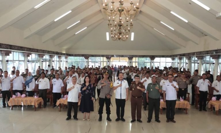 60 Orang Calon Kepala Desa Ikuti Deklarasi Pilkades Damai, Wakil Bupati Dairi: Jaga Keberagaman, Hindari Perpecahan