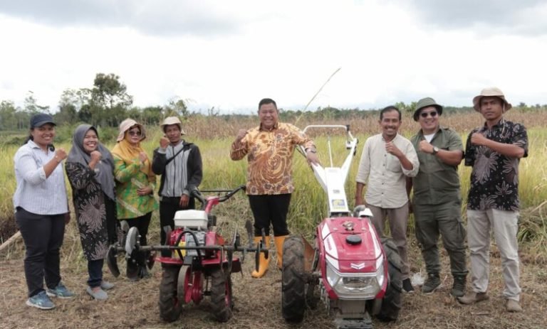 Temu Lapang dengan Petani Kuta Tengah, Bupati Dairi Minta Petani Bangun Kemandirian