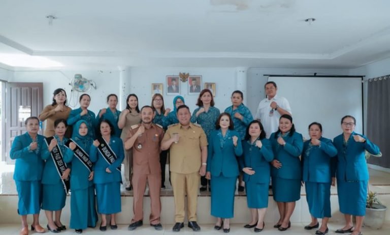 Bupati Dairi Eddy Berutu Motivasi Kades dan Ketua PKK Desa Memanfaatkan Potensi Desanya