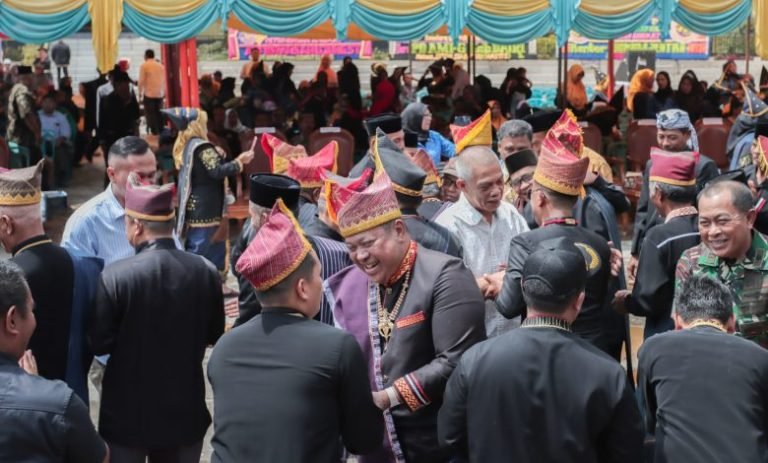 Bupati Eddy Berutu: Kehadiran Sulang Silima Marga Angkat Harus Jaga Eksistensi Budaya Pakpak