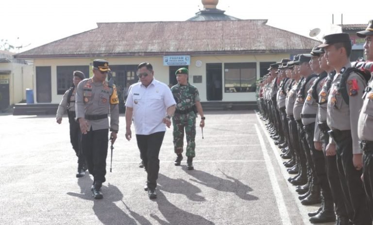 Jelang Pemilu 2024, Bupati Eddy Berutu Ikuti Apel Pergeseran Pasukan Pengamanan