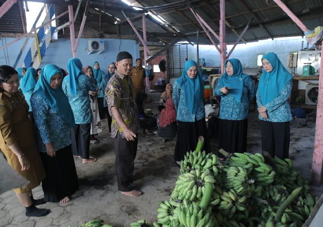 Ketua TP PKK Asahan Lakukan Pembinaan Lomba UP2K di Kelurahan Sentang