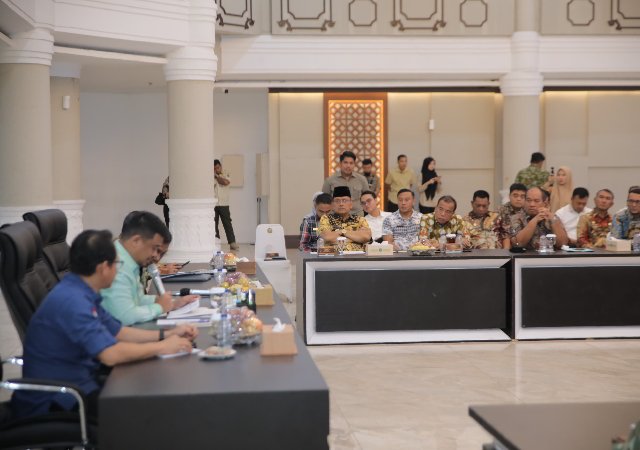 Bupati Asahan Hadiri Sosialisasi Pencabutan Izin PBPH di Sumatera Utara